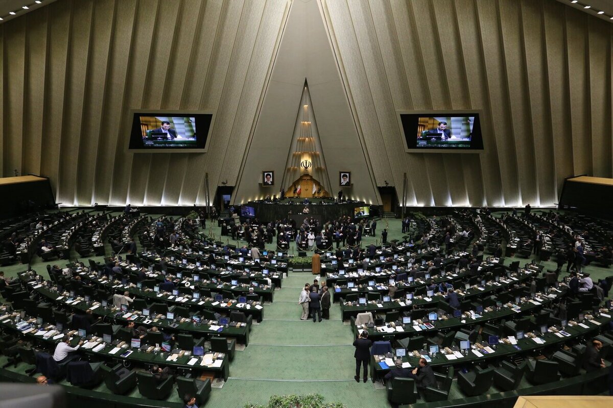 عضو هیئت رئیسه مجلس شورای اسلامی، آخرین وضعیت رسیدگی به طرح استیضاح وزرا در مجلس را تشریح کرد.