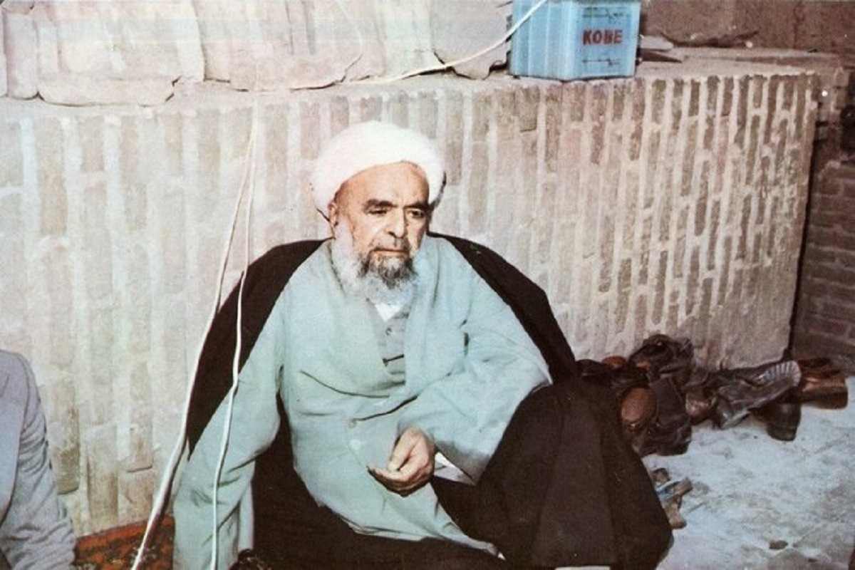 حجت‌الاسلام سید هادی خسروشاهی خاطراتی را از آیت‌الله سید محمدرضا سعیدی و آیت‌الله شیخ حسین غفاری، از شهدای انقلاب اسلامی و آیت‌الله صدوقی، آیت‌الله مدنی و آیت‌الله قاضی طباطبایی، در کتاب «شهدای حرب و محراب» گردآوری کرده است.