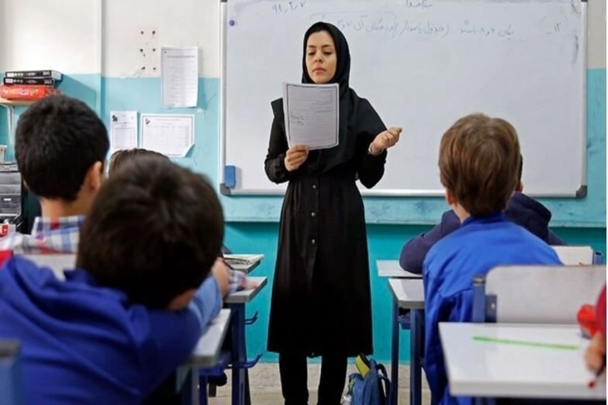 معاون پرورشی وزارت آموزش‌وپرورش گفت: با کمبود ۱۰۰ هزار مربی پرورشی و ۳۶ هزار مشاور مواجه‌ایم. امسال ۱۵ هزار مجوز استخدام گرفته‌ایم، اما همچنان نیاز به مجوزهای بیشتری برای تأمین نیروی پرورشی وجود دارد.