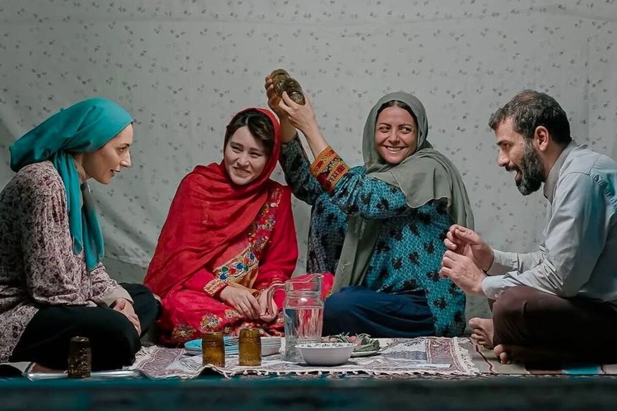 بازیگر مشهدی می‌گوید: اگر نگاه جدی‌تری به این ظرفیت‌ها شود و هنرمندان مورد حمایت قرار گیرند، می‌توانیم شاهد رشد و پیشرفت چشمگیری در تولید آثار باکیفیت و ارزشمند باشیم.