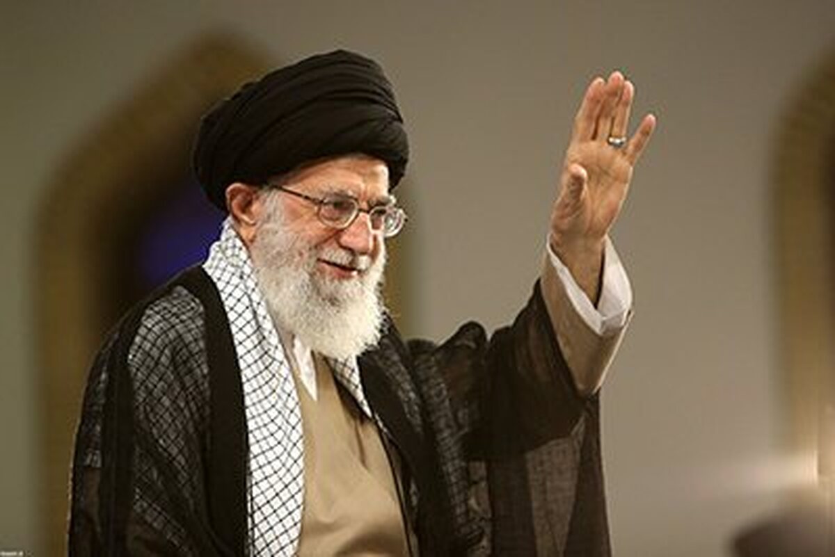 رهبر انقلاب در روز مبعث پیامبر با با مسئولان نظام، نمایندگان کشورهای اسلامی و اقشار مختلف مردم دیدار کردند.