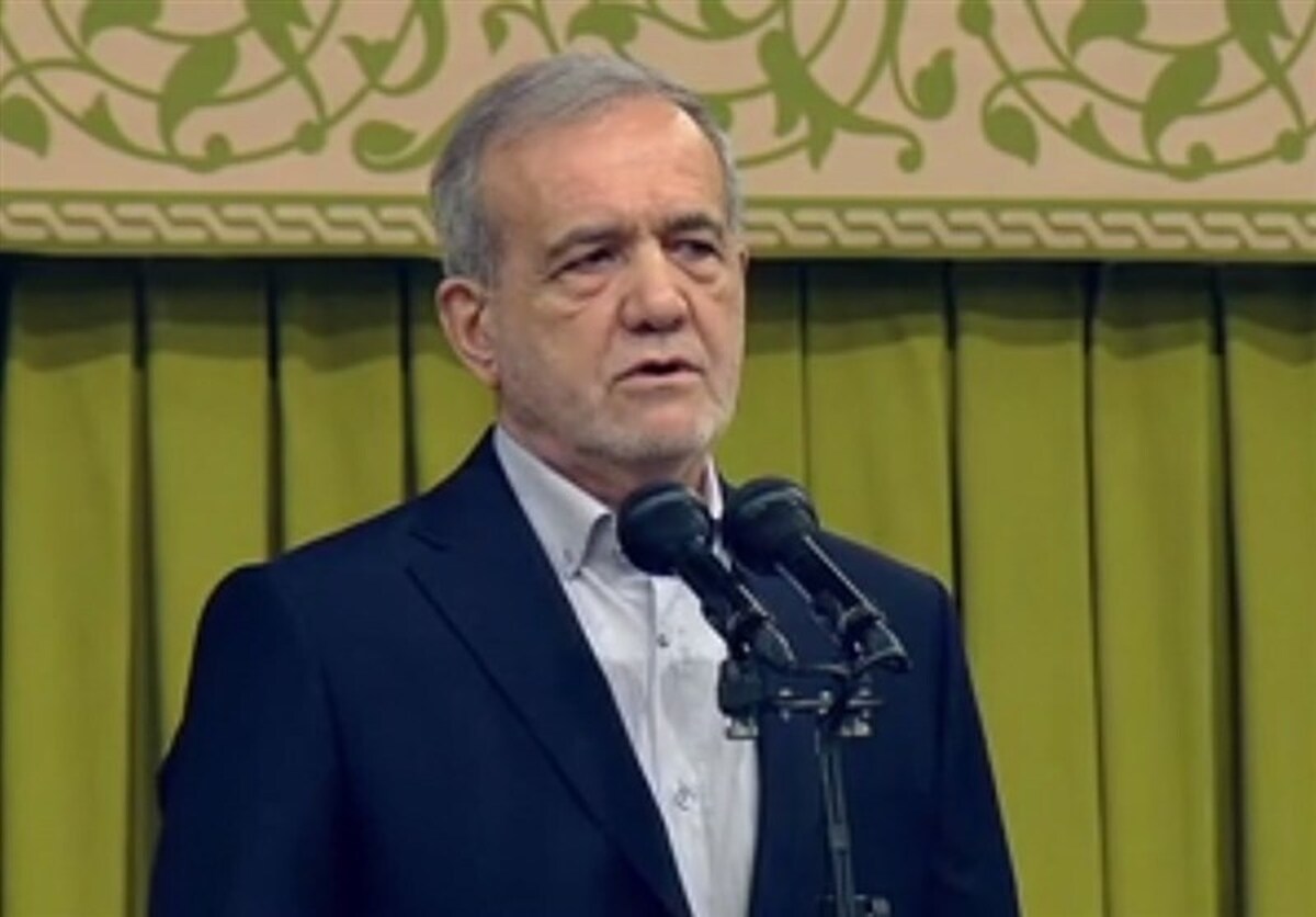 رئیس جمهور در ابتدای دیدار مسئولان نظام و نمایندگان کشور‌های اسلامی با مقام معظم رهبری در روز عید مبعث با اشاره به اهمیت بعثت پیامبران، گفت: بعثت در حقیقت برای اقامه عدالت و حق بوده است و تمام پیامبران بر این مبنا مبعوث شدند.