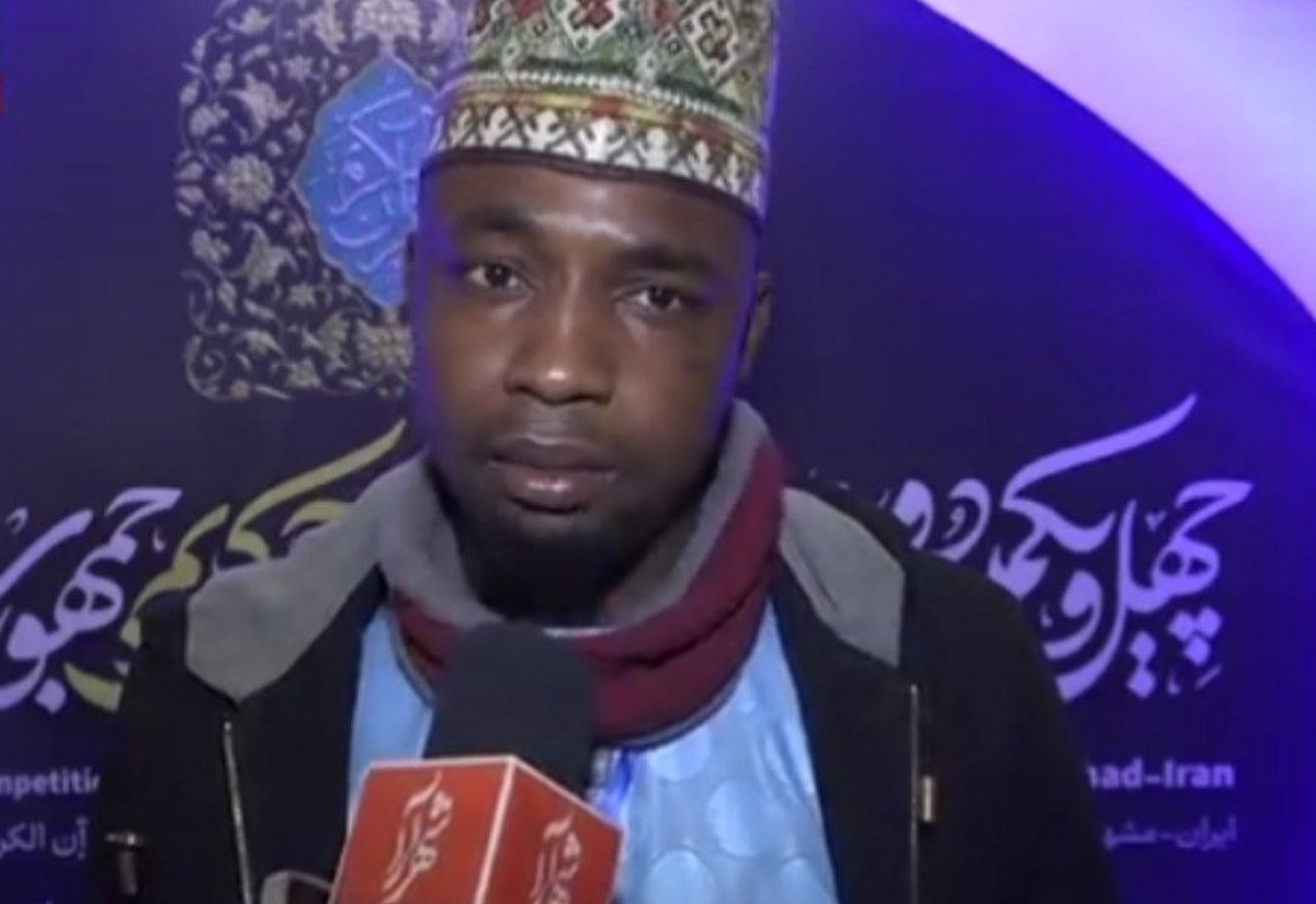 شرکت‌کننده از کشور نیجریه در مسابقات بین‌المللی قرآن رشته ترتیل گفت: به من گفته‌اند بسیاری از شهدا و اولیای الله به این مکان مقدس مشرف شده‌اند؛ برگزاری مسابقات قرآن در این مکان معنوی ایده خوبی بود.