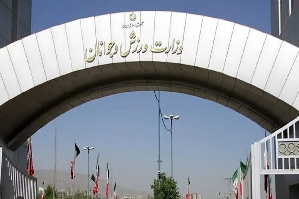 وزیر ورزش و جوانان با اشاره به گمانه زنی‌ها و اخبار اخیر در مورد احتمال رفتنش به یک وزارتخانه جدید گفت: به ورزش و جوانان متعهد هستم.