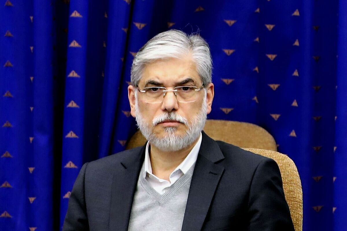وزیر علوم، تحقیقات و فناوری با حضور در منزل استاد شاهین فرهت، آهنگساز و استاد بازنشسته موسیقی دانشگاه تهران از زحمات وی قدردانی کرد.