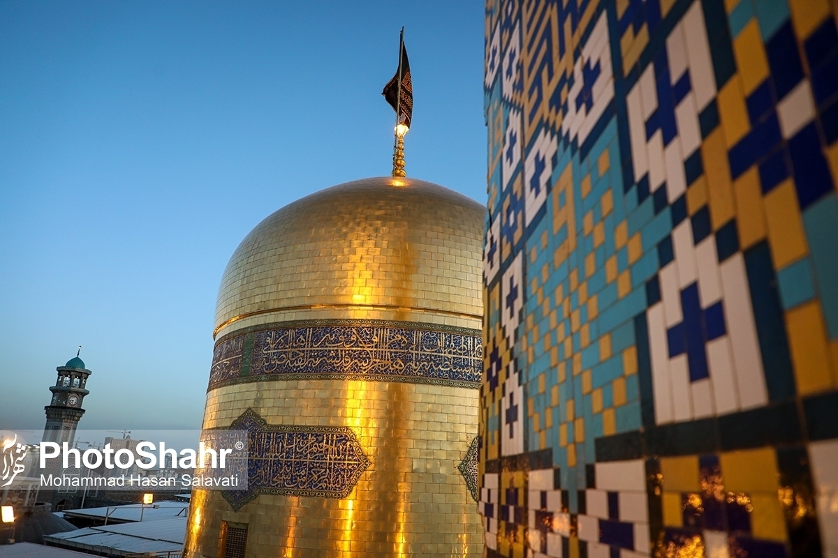 نخستین همایش ملی صلح با حضور خادمان بارگاه ملکوتی امام رضا (ع) فضای این مراسم را آنقدر تحت تاثیر قرار داد که مادری منقلب شد و از قصاص قاتل فرزندش گذشت.