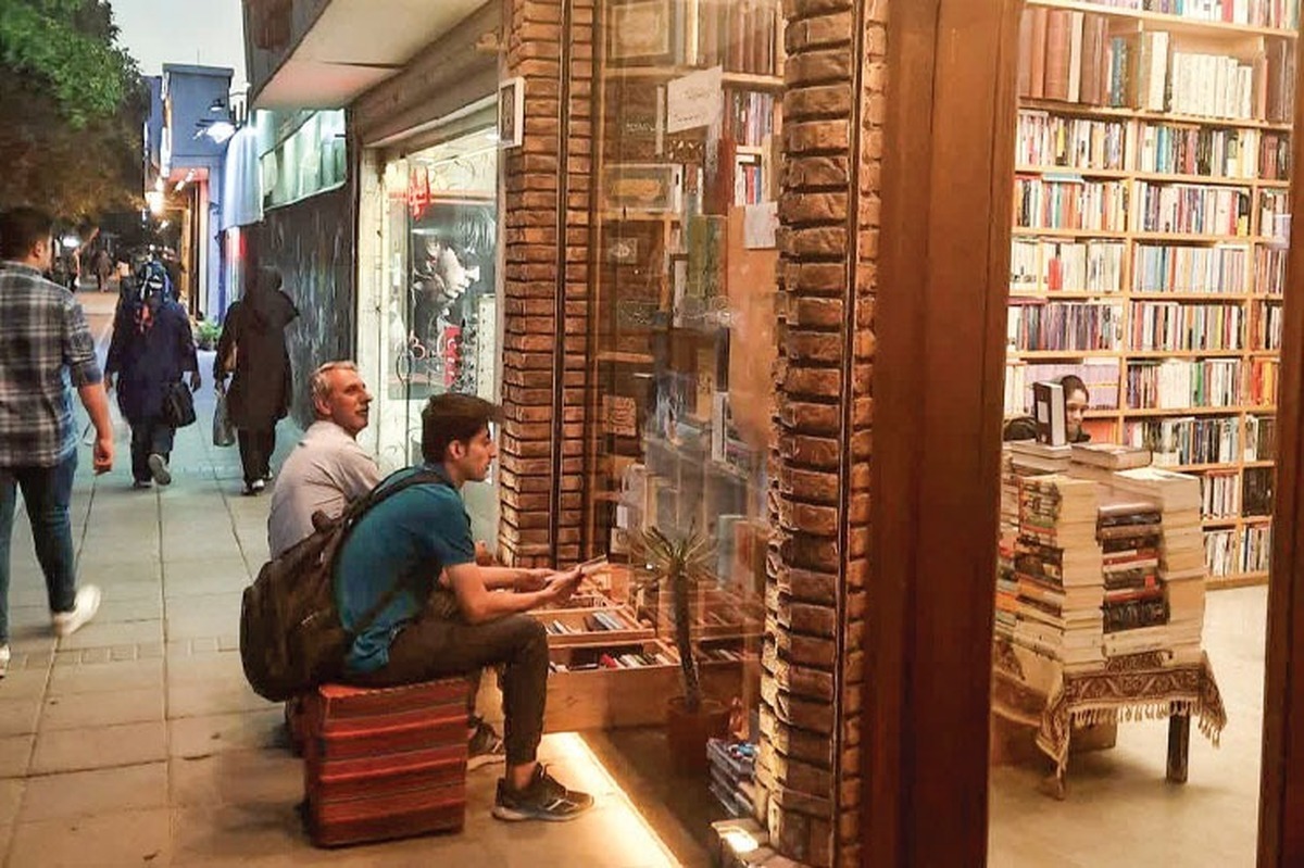 سرپرست اداره کل کتابخانه‌های عمومی خراسان رضوی با اشاره به اینکه وضعیت کتابخوانی مشهد مطلوب است، گفت: در واقع مشهد شایسته عنوان شهر کتابخوان‌ها و شهر کتاب است.