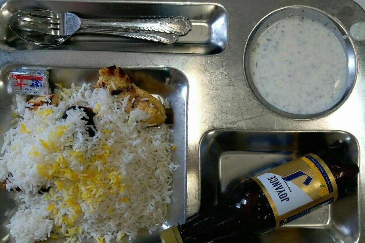 معاون وزیر علوم و رئیس سازمان امور دانشجویان، شایعات اخیر مبنی بر حذف یارانه غذای دانشجویی را کذب محض خواند.