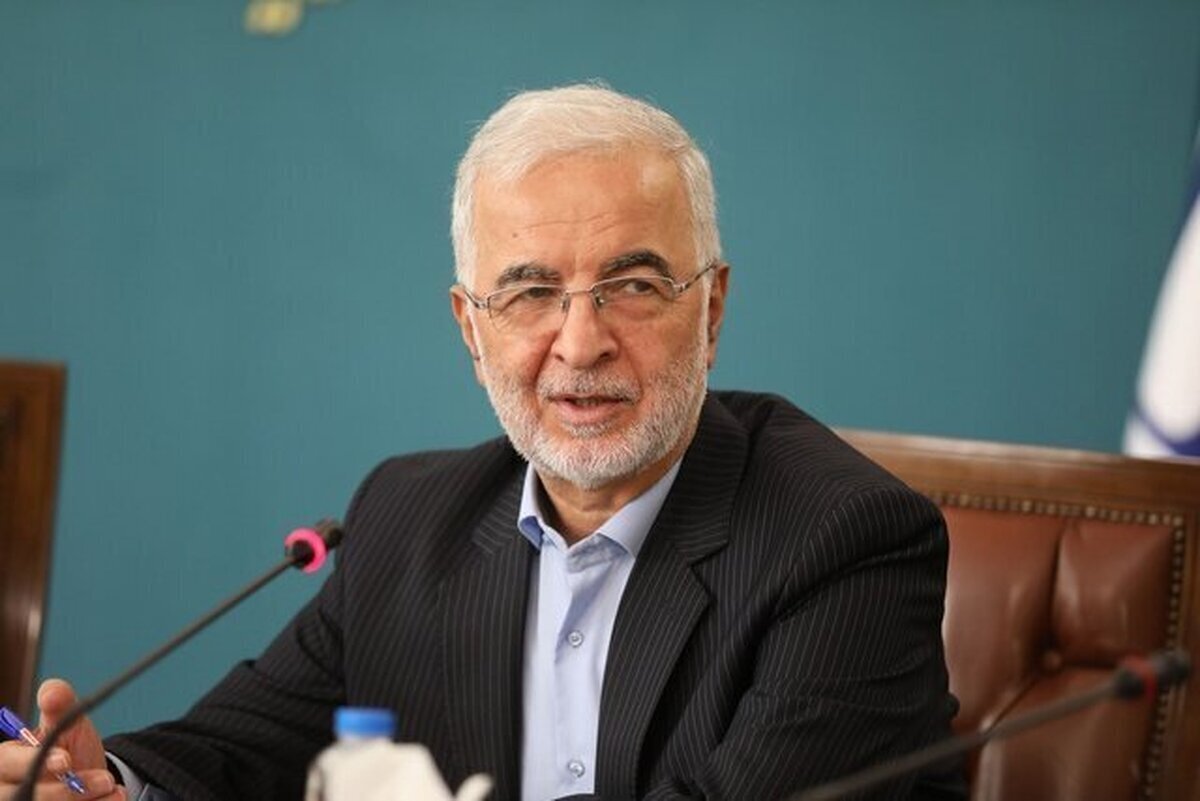 وزیر کشور گفت: برگزاری نشست‌های مشترک مجمع استانداران ادوار و استانداران دولت چهاردهم به منظور استفاده از ظرفیت و تجارب مثبت گذشته در دستور کار است.