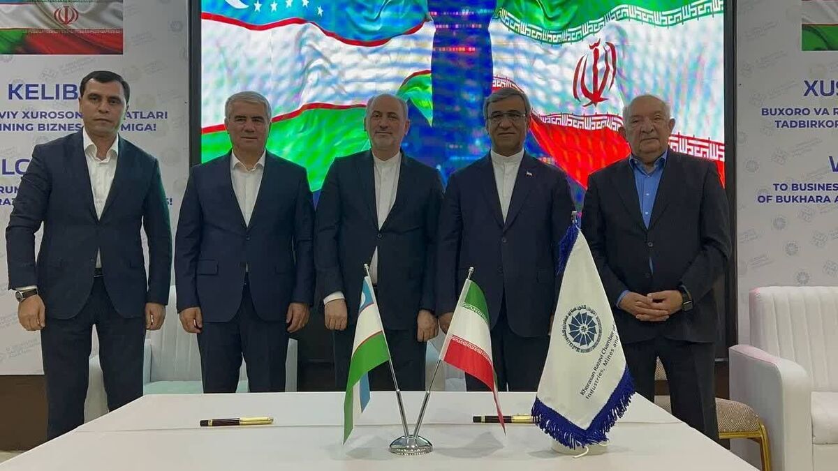 تفاهم‌نامه همکاری مشترک بین خراسان رضوی و استان بخارا در ازبکستان با حضور استانداران و رییسان اتاق‌های بازرگانی ۲ منطقه با هدف تسهیل تجارت، افزایش سرمایه‌گذاری‌های مشترک و تقویت پیوند‌های تاریخی و فرهنگی میان ایران و ازبکستان در شهر بخارا به امضا رسید.