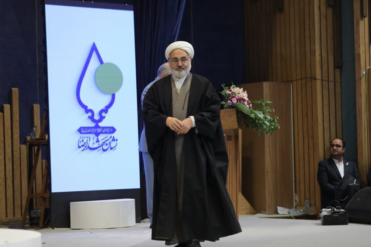 سرپرست معاونت فرهنگی، اجتماعی و زیارت استانداری خراسان رضوی گفت: باید در همدلی و همفکری با ناشران و مؤلفان، از تولیدات فکری و علمی حمایت کنیم و توجه ویژه‌ای به افرادی که در این عرصه‌ها کار می‌کنند، داشته باشیم.
