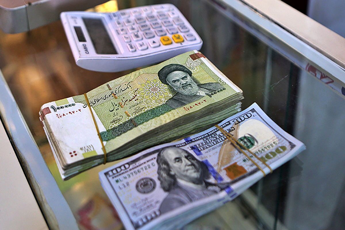 شایعه شده ۴ میلیون تتر بعد از استعفای ظریف در بازار ریخته‌اند، رافائل گروسی دلار تهران را به ترامپ امیدوار کرد، معامله‌گران ارزی می‌گویند پارسال به جای دلار لوبیا چیتی خریده بودیم، الان ۳۸۰ درصد سود داشتیم، کاهش بازار ارز و سکه به استیضاح همتی مربوط است یا رمزارز‌ها کار خودشان را کردند؟