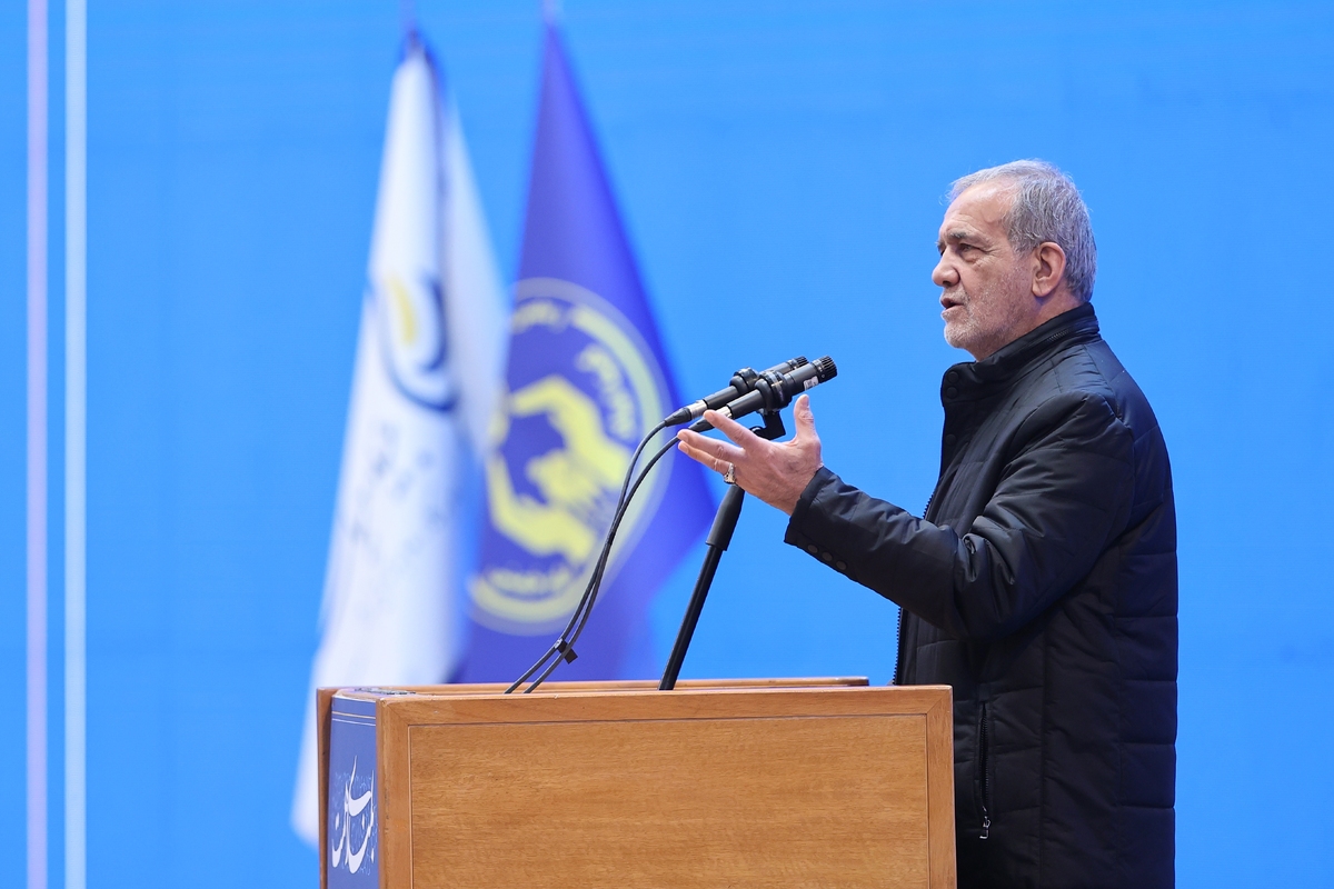 رئیس‌جمهور گفت: مشکل اساسی این است که انسان به این باور برسد و بستر «ما می توانیم» را فراهم کنیم.