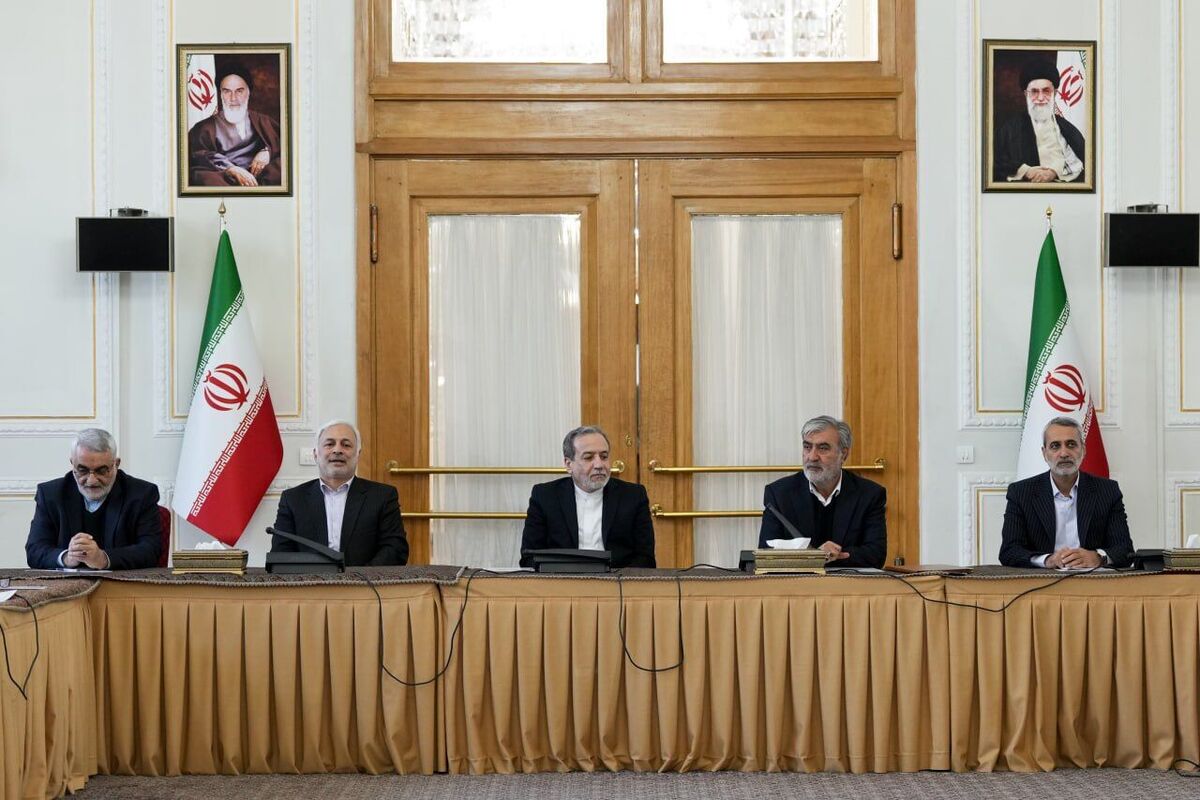 وزیر امور خارجه از حمایت، همراهی و تعامل سازنده مجلس شورای اسلامی به‌ویژه رئیس و اعضای کمیسیون امنیت ملی و سیاست خارجی خانه ملت با این وزارتخانه تشکر و قدردانی کرد.