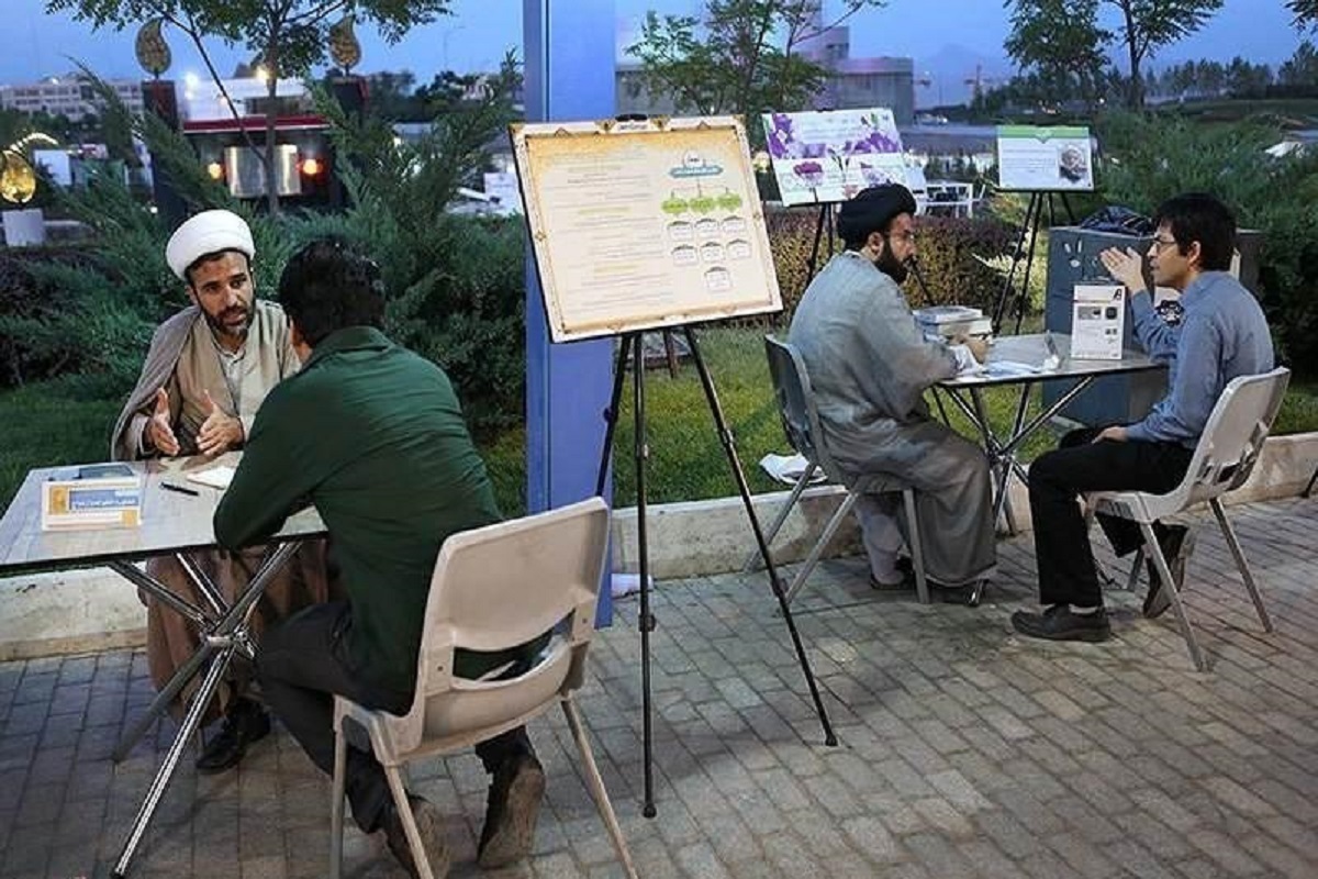معاون فرهنگی ستاد کانون‌های فرهنگی‌هنری مساجد کشور گفت: برگزاری نشست‌های تخصصی، برگزاری محافل قرآنی و اجرای طرح‌های تدبری ازجمله برنامه‌های پیش‌بینی‌شده این بخش است.