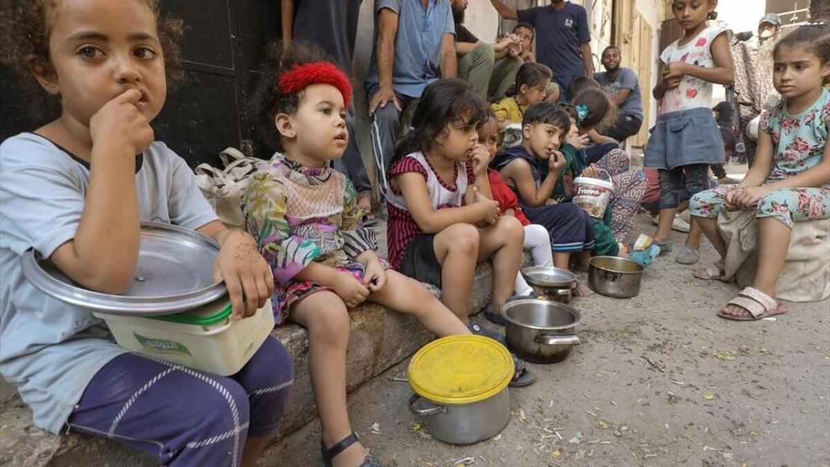 در پی ممانعت رژیم صهیونیستی از ورود کمک‌ها به نوار غزه با پایان مرحله نخست توافق آتش‌بس، برنامه جهانی غذا اعلام کرد: ما ذخایر زیادی از غذا در غزه در اختیار نداریم.
