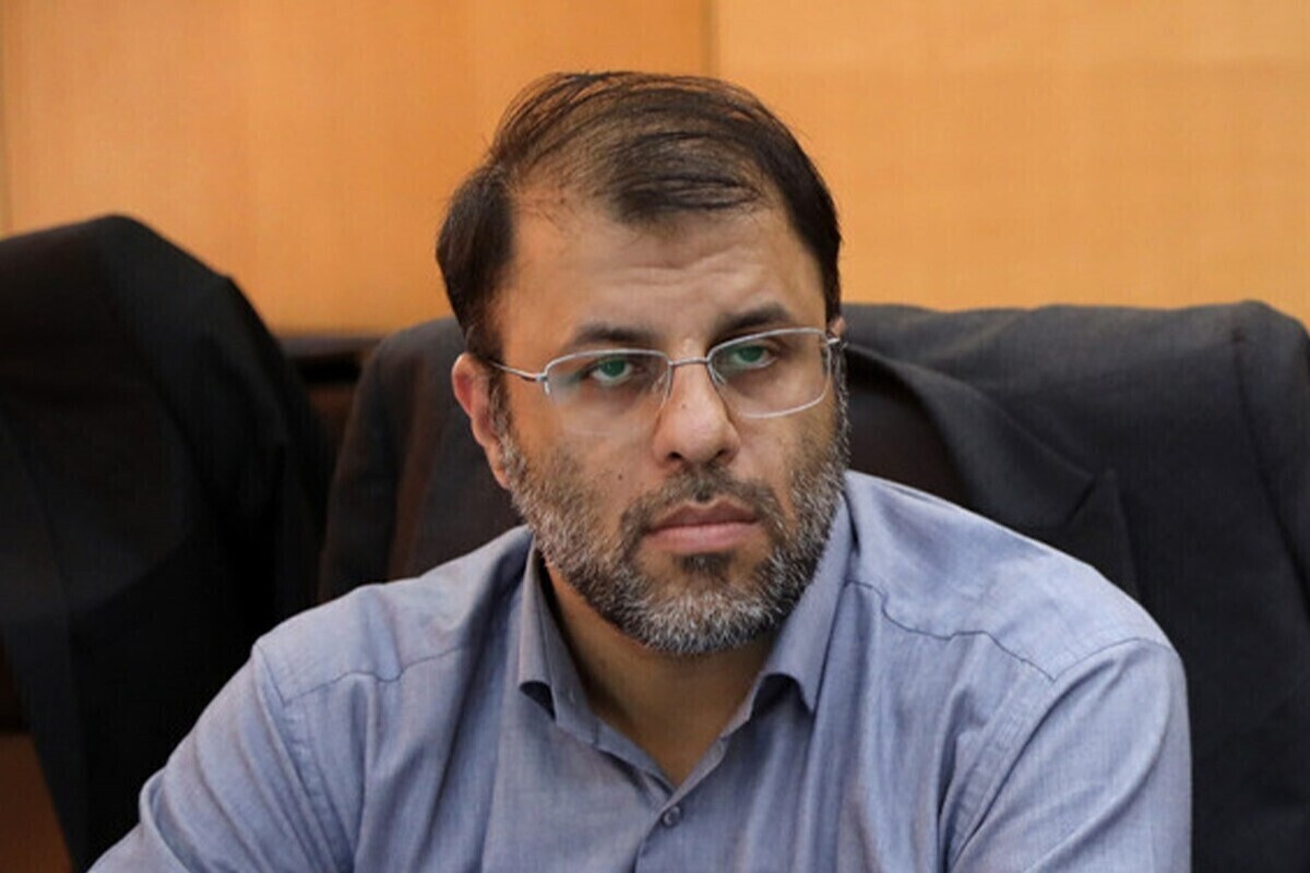 نماینده مردم مشهدوکلات در مجلس شورای اسلامی، از وضعیت عدم افزایش حقوق کارمندان و بازنشستگان انتقاد کرد.
