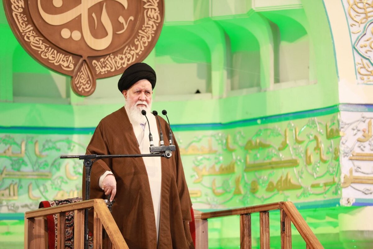امام جمعه مشهد گفت: موضع رهبر معظم انقلاب در مورد مذاکره با آمریکا عاقلانه، مستدل و بر مبنای تجربه‌های گذشته است.