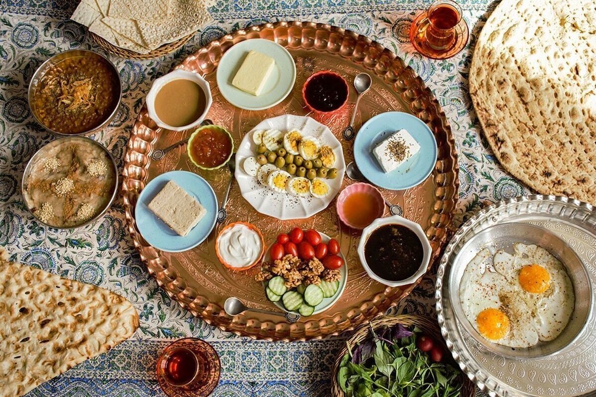 یک متخصص تغذیه دانشگاه علوم پزشکی بقیه‌الله گفت: روزه‌داری در کودکان و نوجوانان نباید با کاهش وزن همراه باشد، بلکه با وجود روزه‌داری، این گروه سنی باید به میزان نیاز کالری دریافت کنند و تامین شوند.