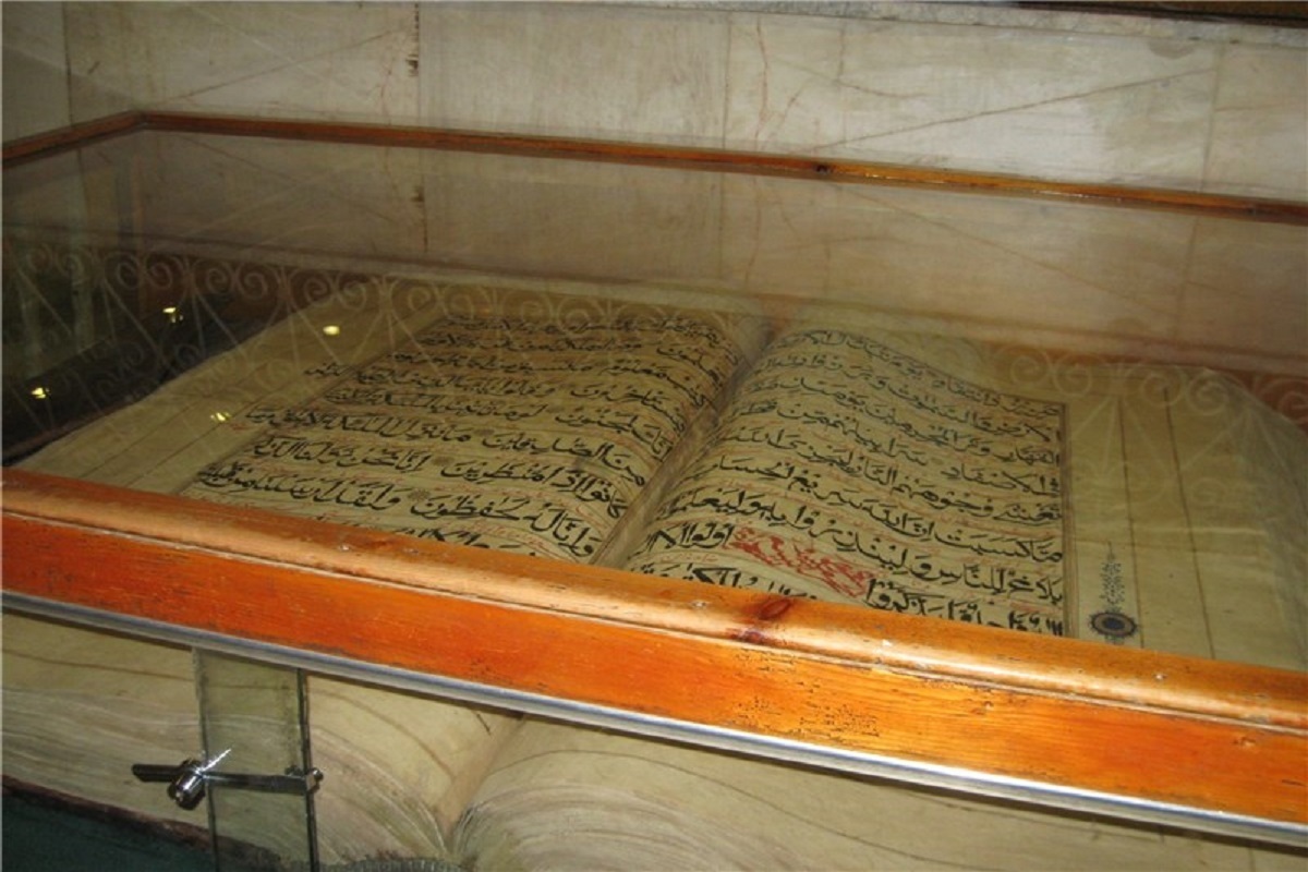 یک پژوهشگر حوزه رضوی از نگهداری حدود ۲۰۰ نسخه قرآن کریم منتسب به ائمه اطهار (ع)در موزه‌های سراسر دنیا خبر داد.