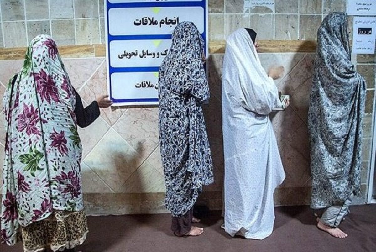 معاون رئیس جمهور در امور زنان و خانواده گفت: زنان تنها ۳ درصد از زندانیان حاضر در کشور را تشکیل می‌دهند و باید تلاش کنیم که زنان، به‌ویژه مادران، کمتر وارد چرخه زندان شوند.