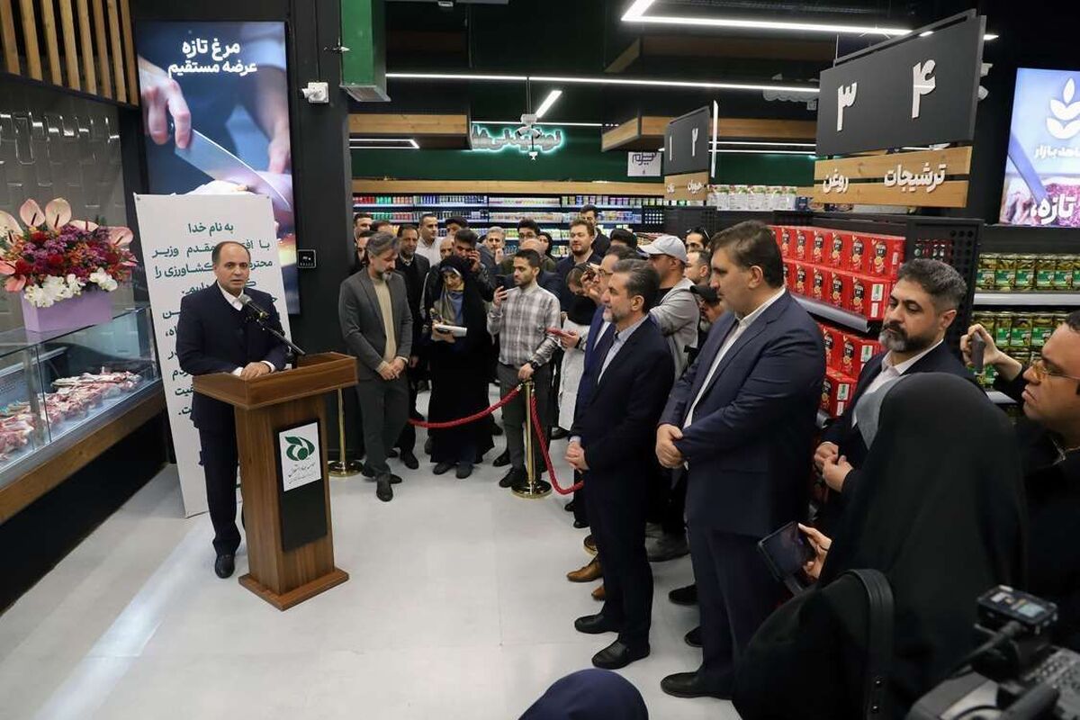 وزیر جهاد کشاورزی با بیان اینکه در تأمین کالا‌های اساسی هیچ کمبودی وجود ندارد، گفت: آن بخش از کالا‌هایی که برای تنظیم بازار تدارک دیده شده، تا سه چهار روز آینده به‌صورت گسترده در سطح کشور عرضه می‌شود.