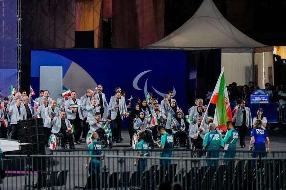 زنان بیش از یک سوم ورزشکاران پارالمپیکی کشور را تشکیل داده‌اند که آغاز حضور آنها از پارالمپیک سال ۱۹۹۲ در بارسلونا بوده است.
