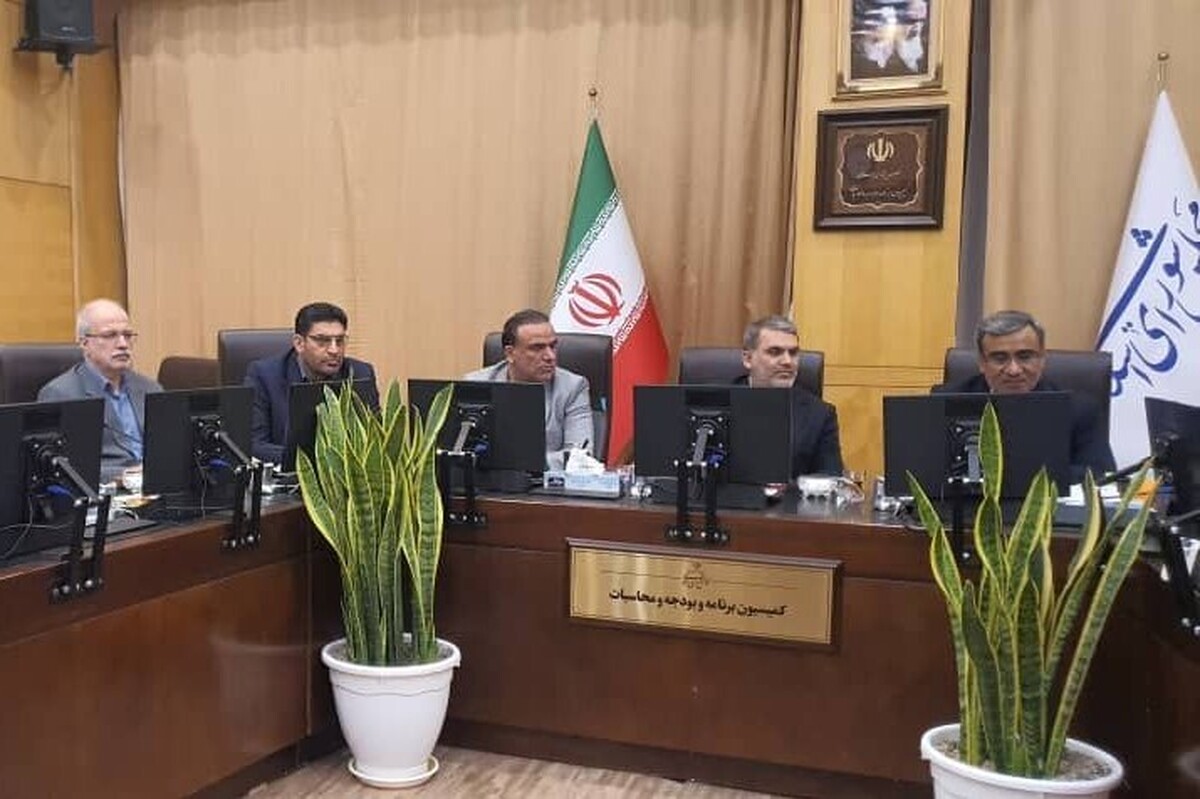 استاندار خراسان رضوی در دیدار با نمایندگان استان در مجلس شورای اسلامی، بر استفاده حداکثری از ظرفیت‌های استان و هم‌افزایی میان مدیران اجرایی و نمایندگان مجلس تأکید کرد. 