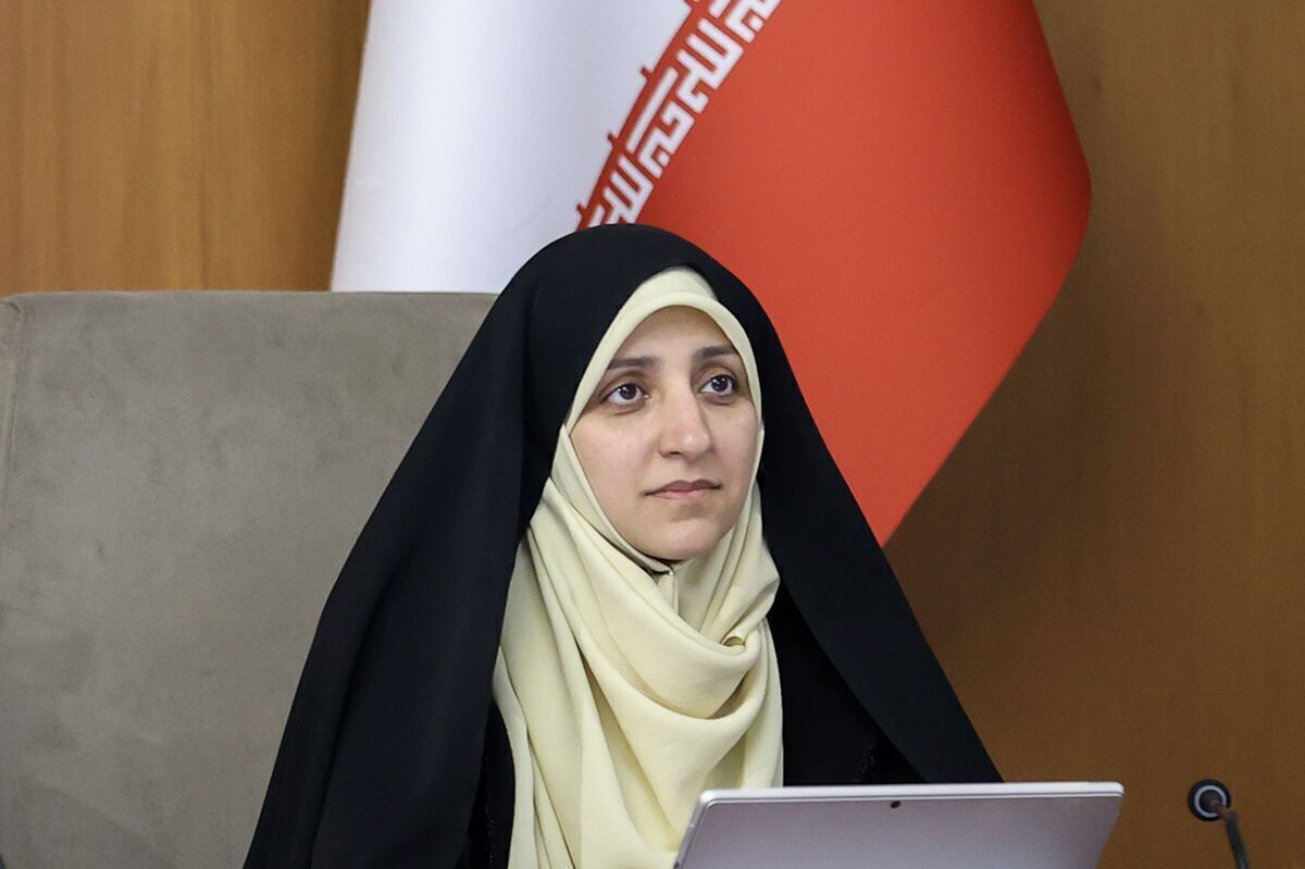 معاون رئیس‌جمهور در امور زنان و خانواده بر حقوق زنان و لزوم تغییرات فرهنگی در مقابله با خشونت تاکید کرد و گفت: باید توجه کنیم که بلکه به تغییرات فرهنگی نیاز داریم.