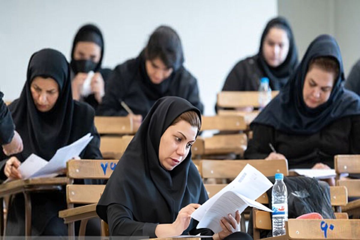 آزمون استخدامی وزارت آموزش و پرورش که پیش از این وعده برگزاری آن تا پایان امسال داده شده بود به گفته رئیس سازمان اداری و استخدامی، خرداد سال ۱۴۰۴ برگزار می‌شود.
