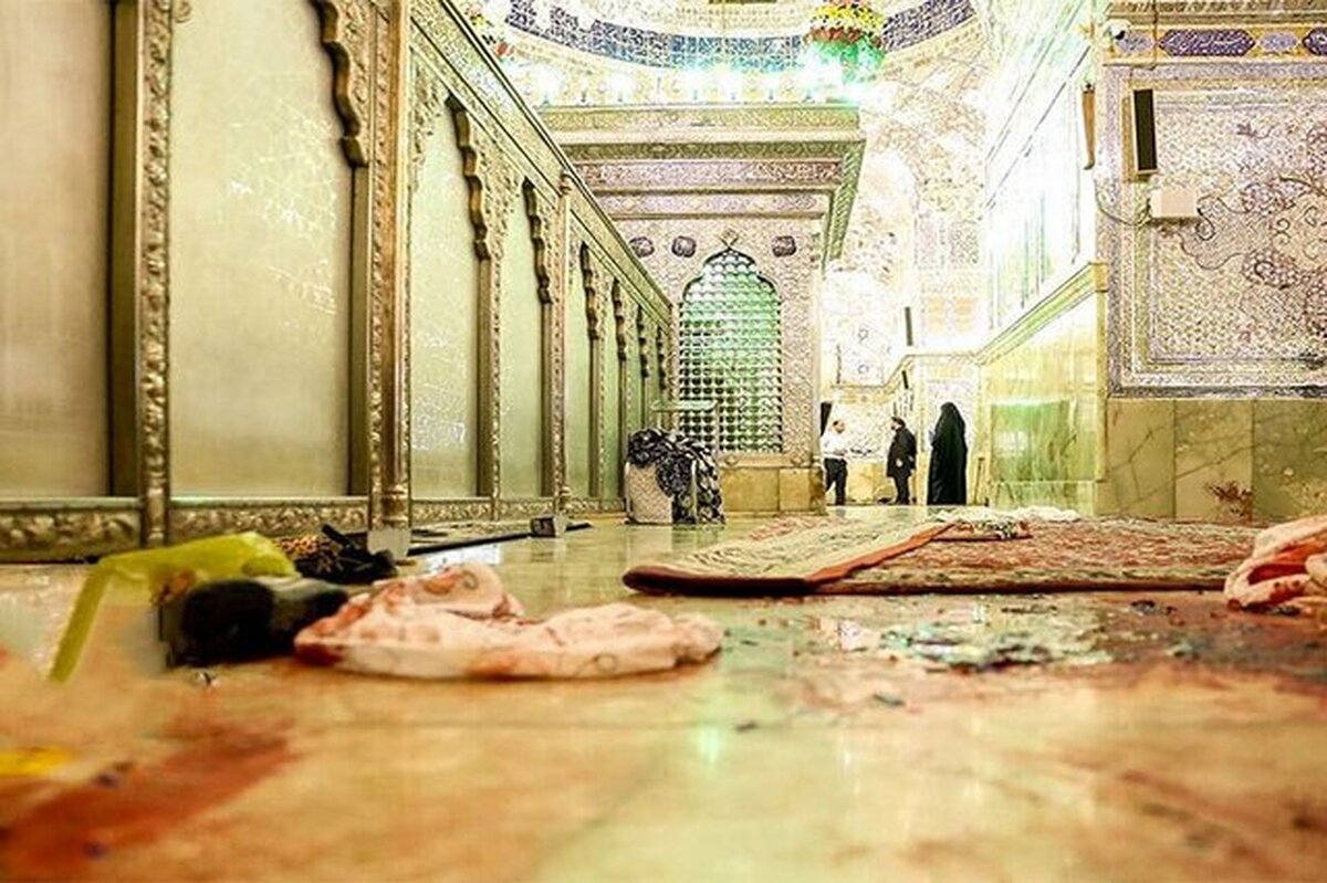 رئیس کل دادگستری استان فارس گفت: نخستین جلسه رسیدگی به اتهامات عوامل پشتیبان و تأمین‌کنندگان سلاح و مهمات برای عاملان حمله‌های تروریستی به حرم شاهچراغ (ع) در شعبه اول دادگاه انقلاب اسلامی شیراز برگزار شد.