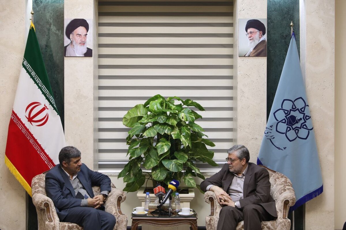 شهردار مشهد مقدس گفت: برای بهبود خدمات شهری، اطلاعات دقیق و برخط می‌تواند به شهرداری مشهد کمک کند تا با بهره‌مندی از این داده‌ها، خدمت‌رسانی به مردم به نحو احسن انجام شود.