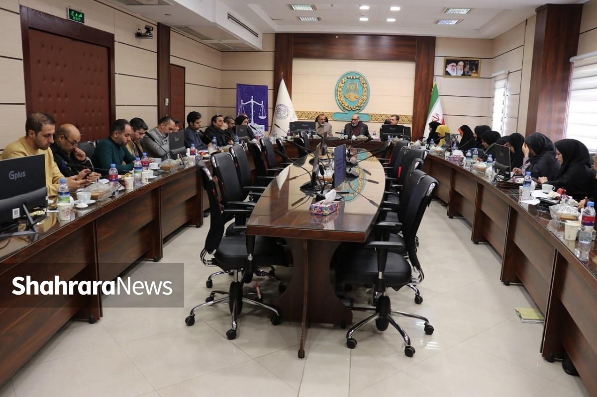رئیس کانون وکلای خراسان گفت: مهم‌ترین انگیزه برای حفظ استقلال کانون وکلا و وکلای دادگستری، دفاع بدون لکنت از موکلین است. در غیر این صورت، ممکن است وکیل از سوی نهاد یا شخصی قدرتمند یا ثروتمند تهدید به ابطال پروانه شده و در دفاع از موکل خود دچار تزلزل شود.