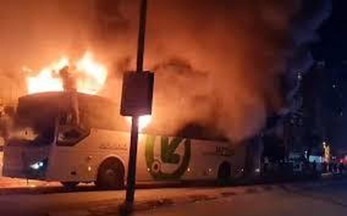 شبکه ۱۴ تلویزیون رژیم صهیونیستی از انفجار در اتوبوس شهرک نشینان در شهرک بات یام در جنوب تل آویو خبر داد. این شبکه افزود نیرو‌های امنیتی به دنبال یک بمب دیگر در اتوبوس دوم هستند و هنوز ماهیت این حادثه مشخص نشده است.