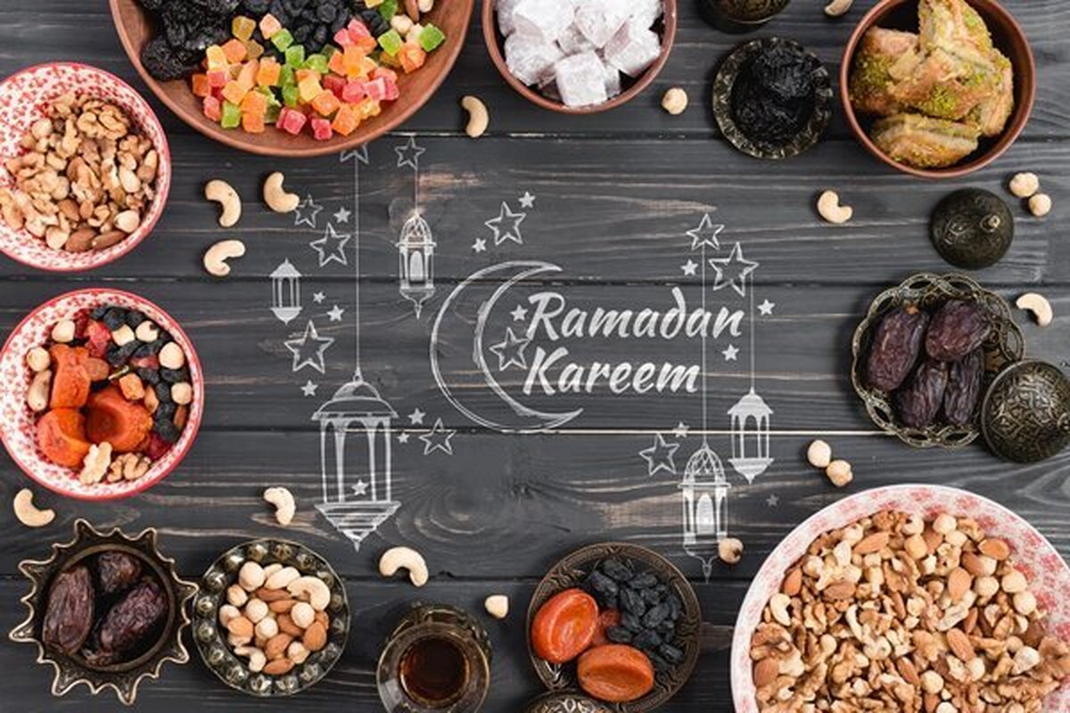 مدیرکل دفتر تغذیه جامعه وزارت بهداشت با تأکید بر اهمیت تغذیه سالم در ماه رمضان گفت: روزه‌داران از تمام گروه‌های غذایی در وعده‌های افطار و سحر استفاده کنند.