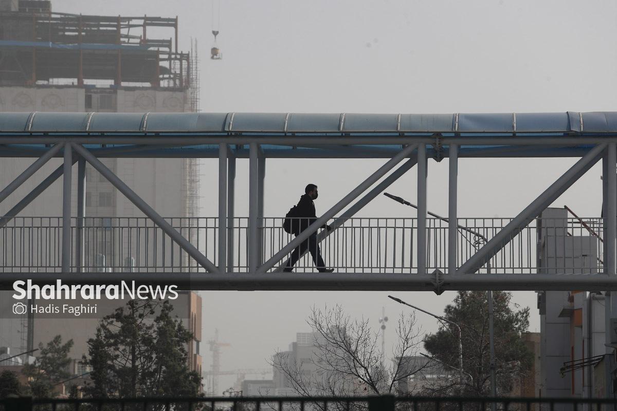 مدیرکل حفاظت محیط زیست خراسان رضوی گفت: کیفیت هوای کلانشهر مشهد بار دیگر با افزایش حجم آلاینده‌ها به رغم بارندگی در شرایط «ناسالم» برای تنفس شهروندان قرار دارد.
