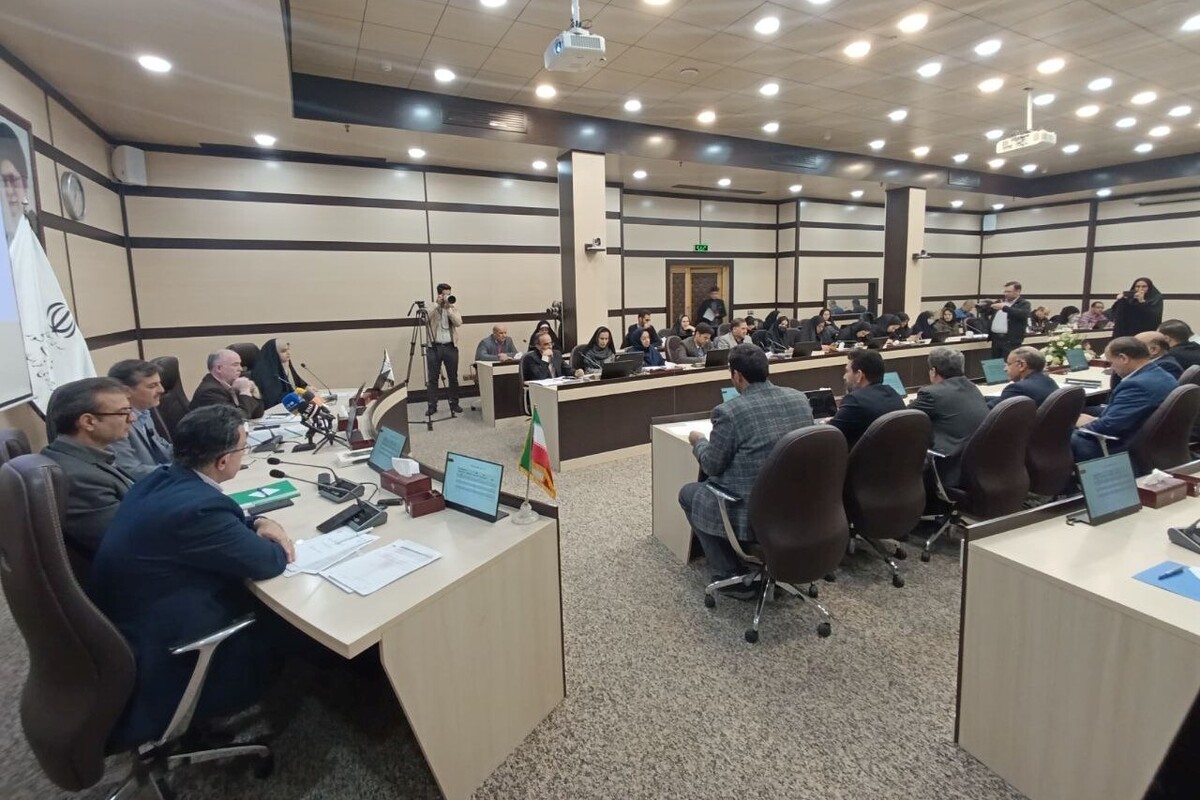 مدیرکل دفتر هماهنگی امور اقتصادی استانداری خراسان رضوی گفت: سیاست دولت و سیاست‌های راهبردی استاندار تکیه بر توان داخل و موضوع بعدی مراودات با کشور‌های همسایه است.
