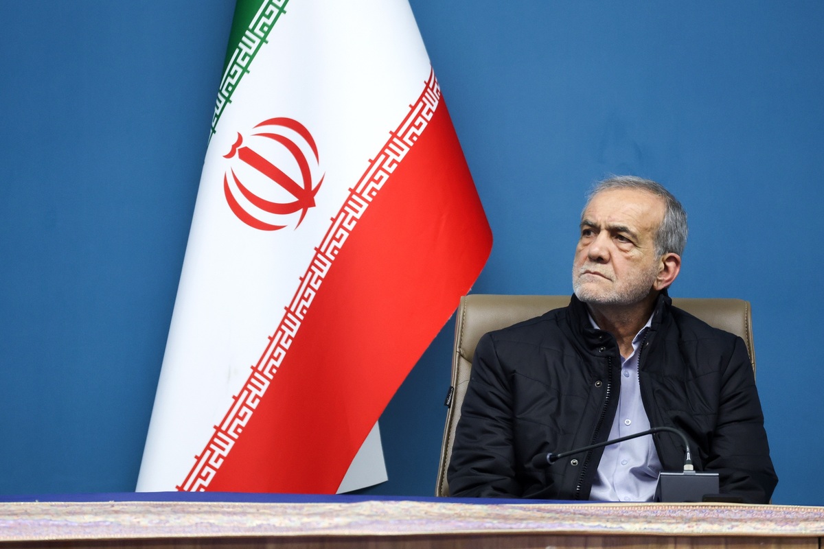 رئیس جمهور و رئیس شورای عالی انقلاب فرهنگی، ماده واحده «انتخاب نمایندگان شورای عالی انقلاب فرهنگی در شورای ستاد راهبری و نظارت سلامت» مصوب این شورا را برای اجرا ابلاغ کرد.