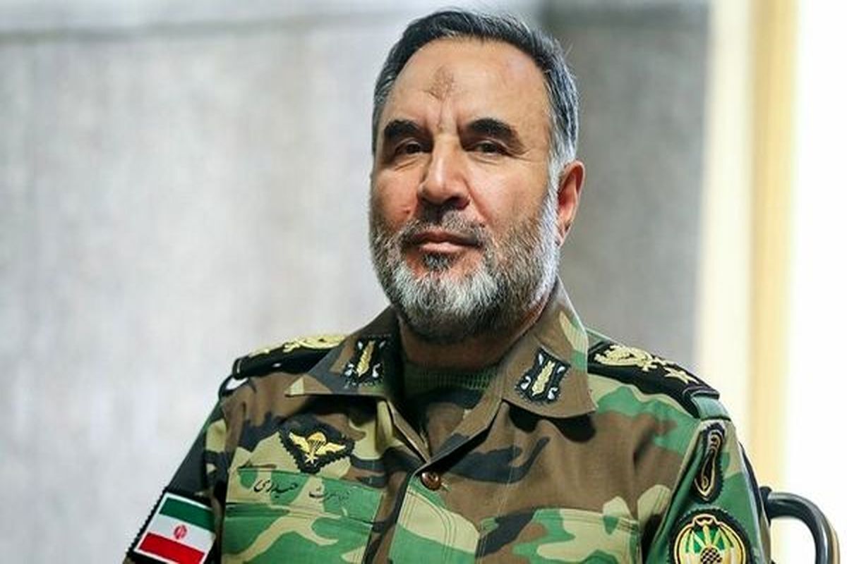 هدف‌گیری دقیق امیر کیومرث حیدری فرمانده نیروی زمینی ارتش با سلاح سازمانی جدید ارتش را در این فیلم مشاهده می‌کنید.