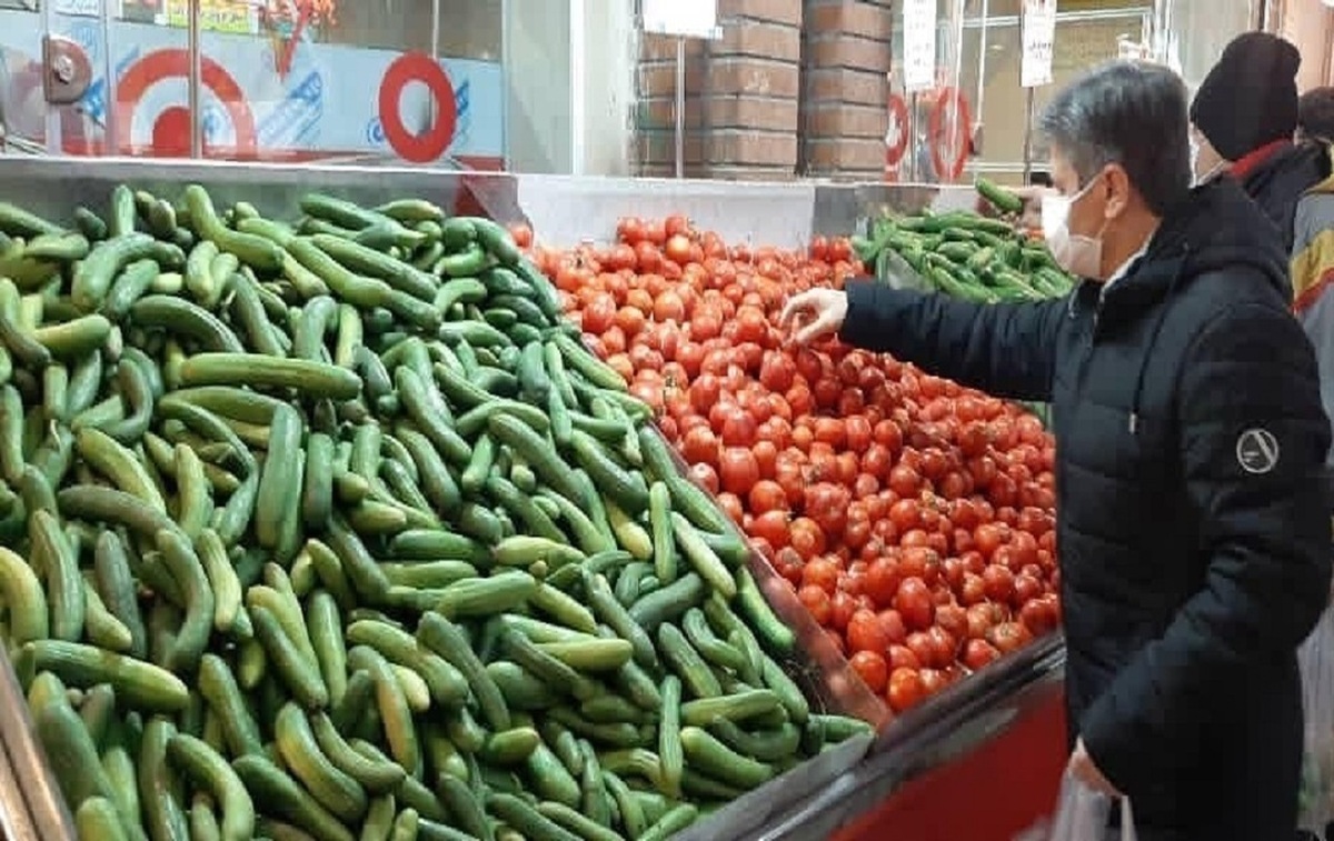 اتحادیه بارفروشان مشهد قیمت عمده‌فروشی میوه و صیفی‌جات در میادین تره‌بار را اعلام کرد.