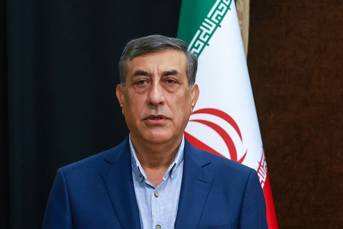 معاون اجرایی رئیس‌جمهور در صفحه‌ی شخصی خود در شبکه ایکس نوشت: «طرح جایگزینی ۲۷،۰۰۰ تاکسی و موتورسیکلت فرسوده با موتورسیکلت‌ها و خودرو‌های برقی و دوگانه‌سوز در کلانشهرها، با اولویت تهران کلید خورد».