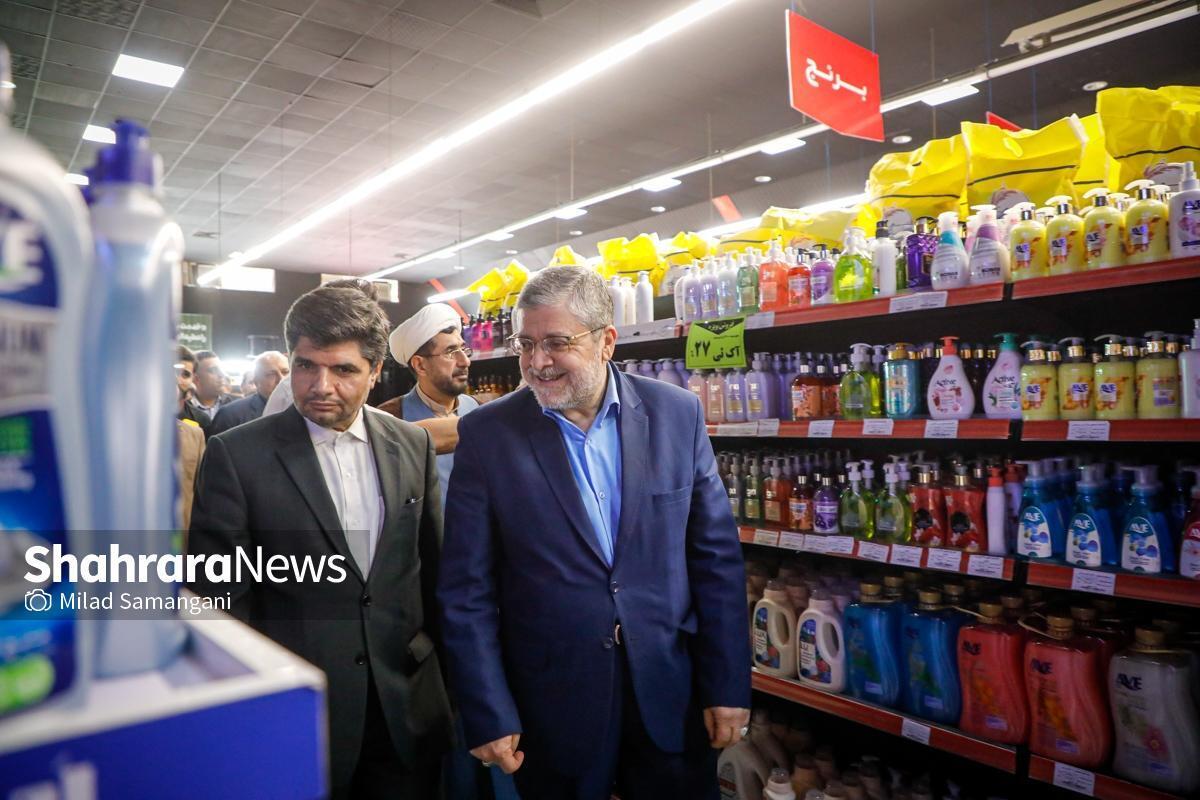 گشت مشترک ستاد تنظیم بازار شهرستان مشهد با حضور فرماندار مشهد، شهردار مشهد مقدس و رئیس اتاق اصناف شهرستان از ۱۰ مرکز عرضه مستقیم کالا‌های اساسی شب عید و ماه مبارک رمضان در سطح شهر بازدید کرد.