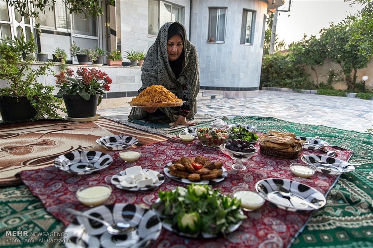 یک کارشناس مذهبی با تأکید بر اهمیت افطاری‌دادن در ماه رمضان گفت: این عمل نه‌تنها موجب تقویت روحیه انفاق و کمک به نیازمندان می‌شود؛ بلکه انسجام اجتماعی را نیز افزایش می‌دهد و پیوندهای خانوادگی و اجتماعی را مستحکم‌تر می‌کند.