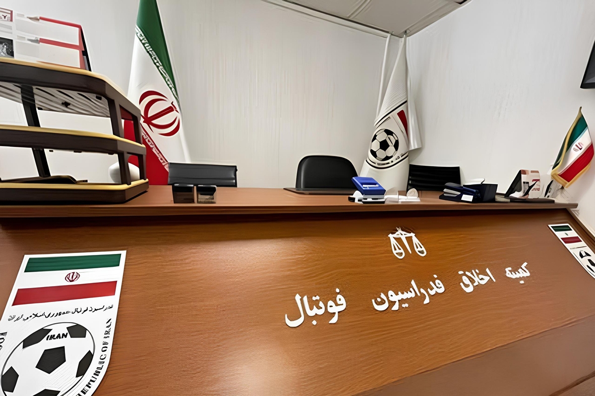 کمیته اخلاق فدراسیون فوتبال، دو عضو تیم فوتبال پرسپولیس و یک عضو تیم استقلال تهران را احضار کرد.