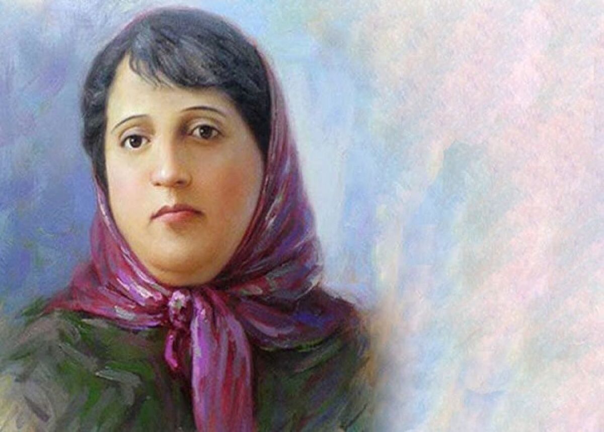 محمدعلی اسلامی ندوشن معتقد است که پروین بازتاب‌دهنده روح زن ایرانی با فرهنگی متوسط، بردبار و نجیب است و بیش از آن نباید از او توقع داشت. با این حال، نجابت نهفته در شعر او را ارزش واقعی‌اش می‌داند که به فرهنگ و بزرگی ایران پیوند می‌خورد.