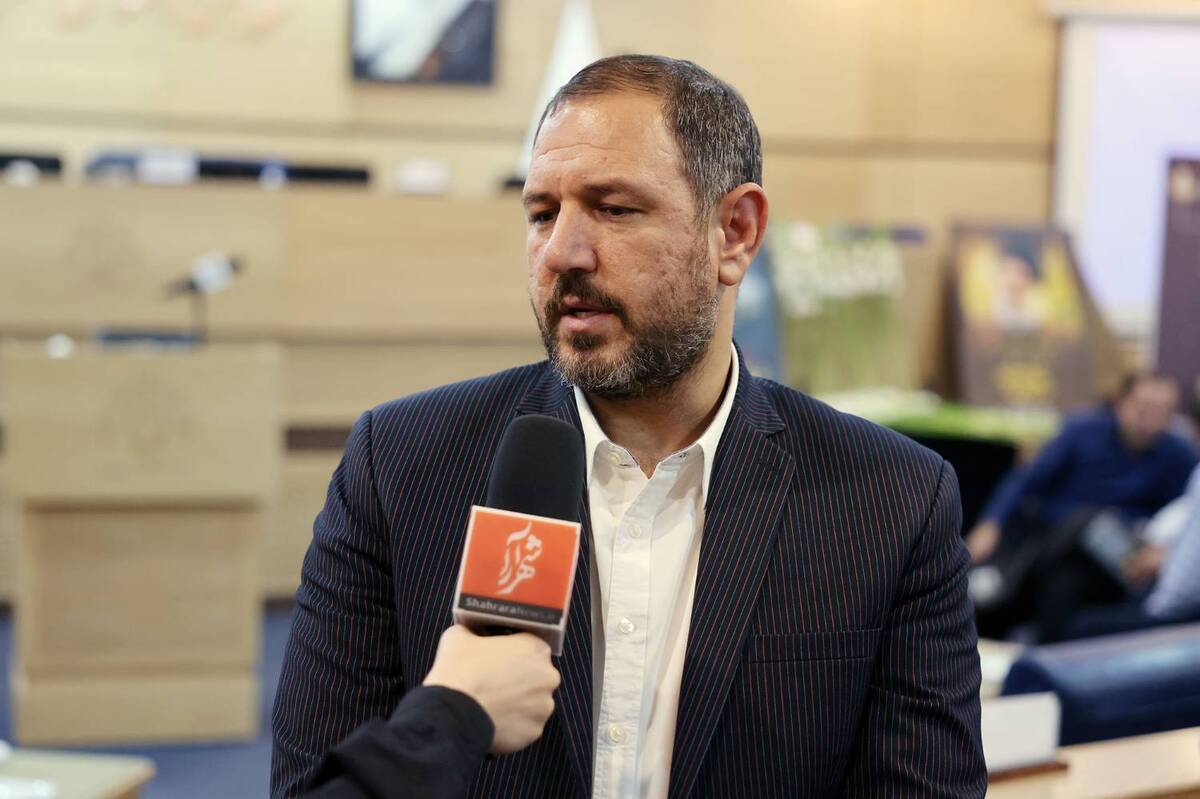 سخنگوی شورای اسلامی شهر مشهد مقدس به تشریح مصوبات جلسات علنی امروز (یکشنبه ۲۶ اسفند ۱۴۰۳) شورای شهر پرداخت و گفت: در این جلسه بودجه ۷۲ همتی شهرداری مشهد با تأکید بر مدیریت بهینه و توسعه متوازن شهری به تصویب رسیده است.