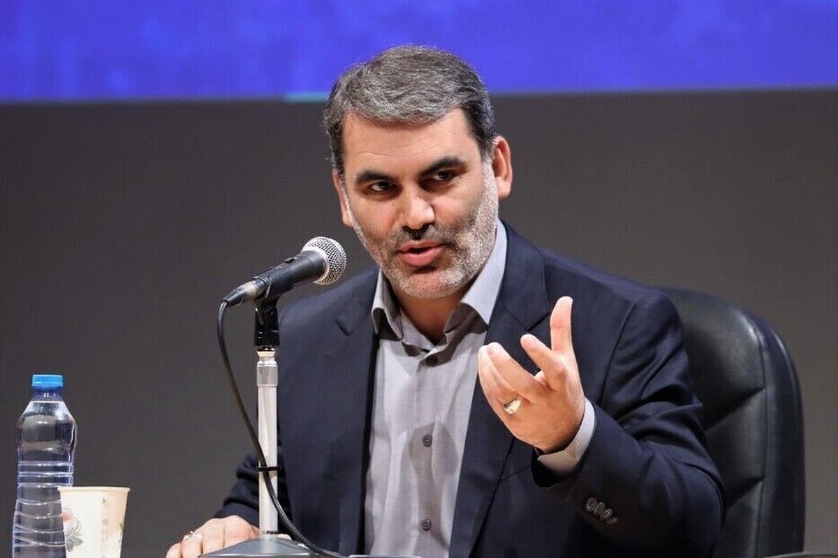 رئیس مجمع نمایندگان خراسان رضوی گفت: اینکه آقای همتی رفتند، پس چرا همه‌چیز هنوز گران است، به این دلیل است که آقای همتی رفت، اما تفکر آقای همتی باید برود و مسیر باید اصلاح شود. قرار نیست آقای همتی برود و معاونین، ساختار وزارتخانه و هیئت‌دولت همان مسیر را ادامه دهد؛ یعنی نباید یک همتیِ در سایه داشته باشیم.