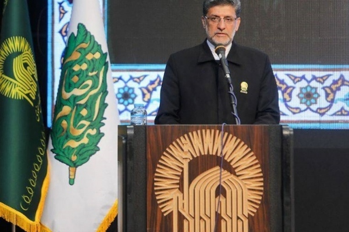 قائم‌مقام تولیت آستان قدس رضوی اعلام کرد: در لحظات پایانی سال ۱۴۰۳، حرم مطهر رضوی و اطراف آن میزبان دست‌کم یک‌ میلیون زائر خواهد بود و جمعیت زائران در این ایام به ۲ میلیون نفر می‌رسد.