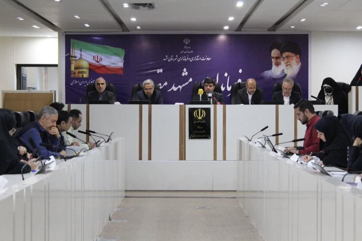 معاون استاندار و فرماندار مشهد گفت: در این سه روز، ۹ هزار و ۶۴۸ زائر از مبدأ فرودگاه، ۱۰ هزار و ۷۷ زائر از مبدأ راه‌آهن، ۱۷ هزار و ۶۴۰ نفر از مبدأ پایانه اتوبوس و ۳۶۱ هزار و ۴۳۹ نفر نیز با خودرو‌های شخصی به مشهدمقدس مشرف شده‌اند و درمجموع، وضعیت کاملاً متعادل و منطقی است.
