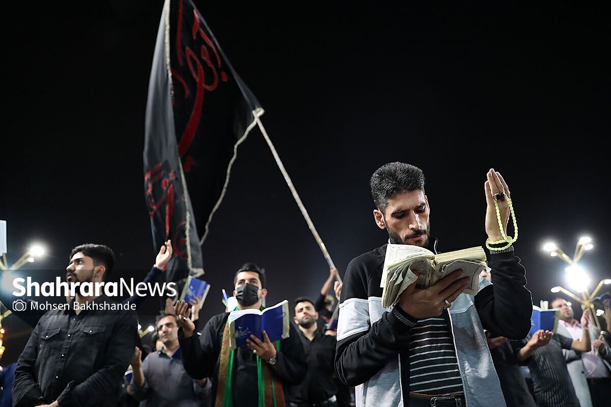 معاون فرهنگی هنری سازمان فرهنگی و اجتماعی شهرداری مشهد گفت: با توجه به تلاقی شب‌های قدر با حلول سال نو، پخش زنده مراسم حرم مطهر رضوی در عرصه میدان شهدا را در برنامه داریم.